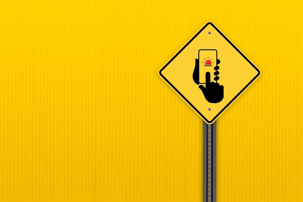 Road sign phone alert mass notification