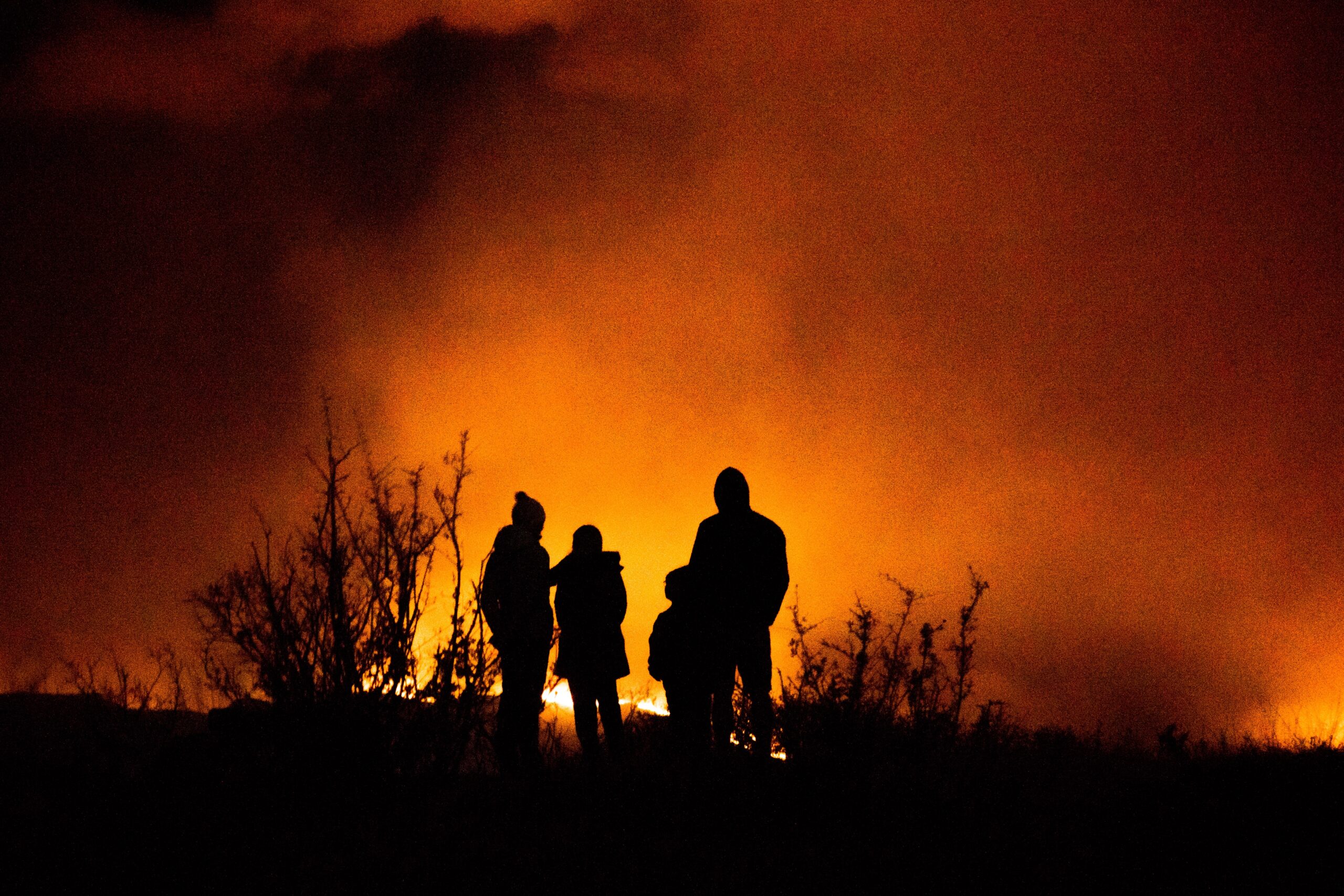 People watching wildfire